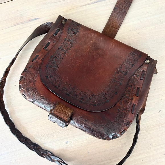 Vintage Leather Saddle Bag - Picture 2 of 7